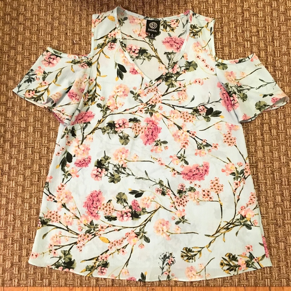 Bobeau Cold-Shoulder Floral Blouse